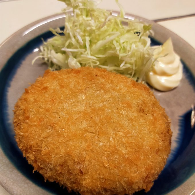 晩酌 銀紋からのお知らせ🏮
2月1日(日)本日18時30分開店23時半ラストオーダーです。
手づくりコロッケ¥350で1杯どうぞ🍻
ご来店お待ちしております🙇