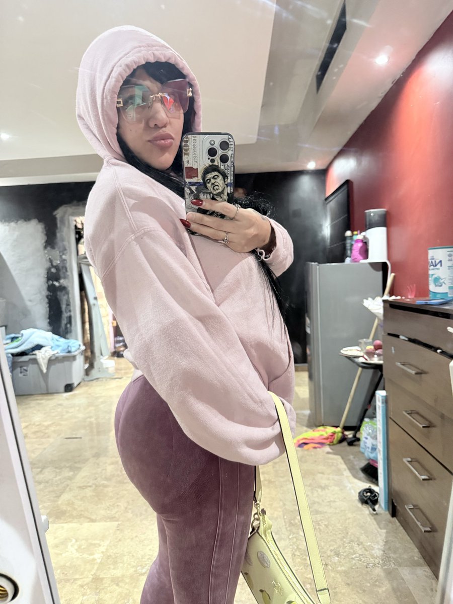 BarbieHdz37599's tweet photo. Bonitas madrugadas bbs👀 https://t.co/lRgvXo6iXa