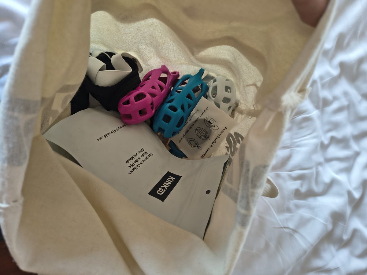 What the Thai air security lady saw when she took my lighter from our sex you bag 😑 #caught #cagedandpluged #cuckoldçiftler <a href="/KINK3Ddesigns/">KINK3D</a>