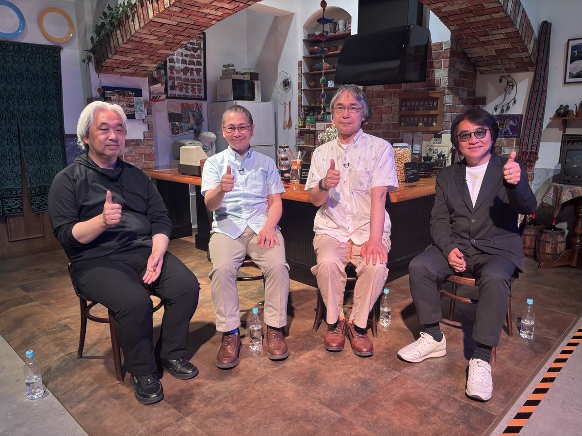 suzu_n_official's tweet photo. 18時の発表はこちら。
音声ガイドも全部聞けちゃうし、新たなドキュメント『継承』も素晴らしい出来！
盛りだくさんの超クウガ展Blu-rayです。
#超クウガ展 
#仮面ライダークウガ25周年 
#仮面ライダークウガ26周年 https://t.co/D62zStdvnt