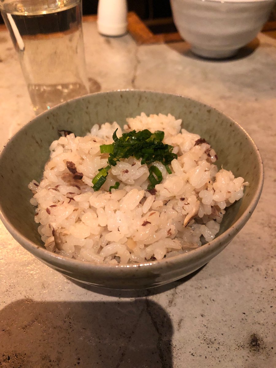 スープ料理 タマキハル

天然鰤白湯
生姜香る鰤の炊き込みご飯

 #スープ料理タマキハル 
 #天神橋筋 #ラーメン