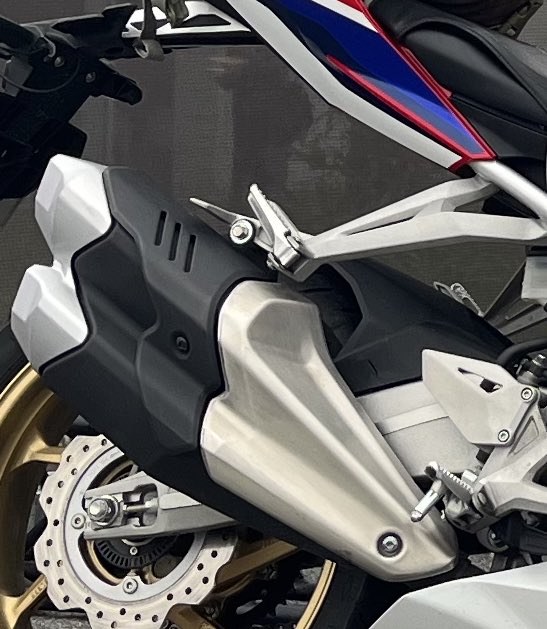 SvMouse's tweet image. #自分のバイクに付けているマフラーはどこ製なのか言う
ノーマル　不明