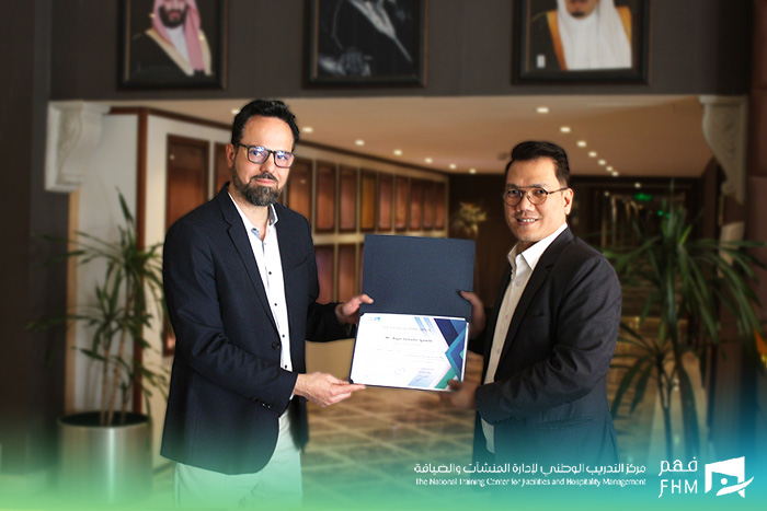 فـ هـ م F H M tweet media