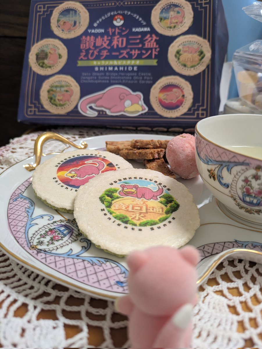 おみやげ嬉しい！
今年こそは行きたいなぁ香川。ことでんから海見たい。