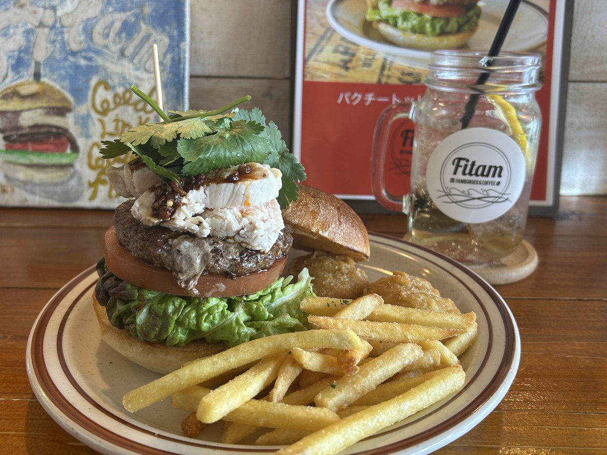 ODDkun_'s tweet photo. 四川風よだれ鶏パクチートッピング🍔 https://t.co/jvUpg8A4z6