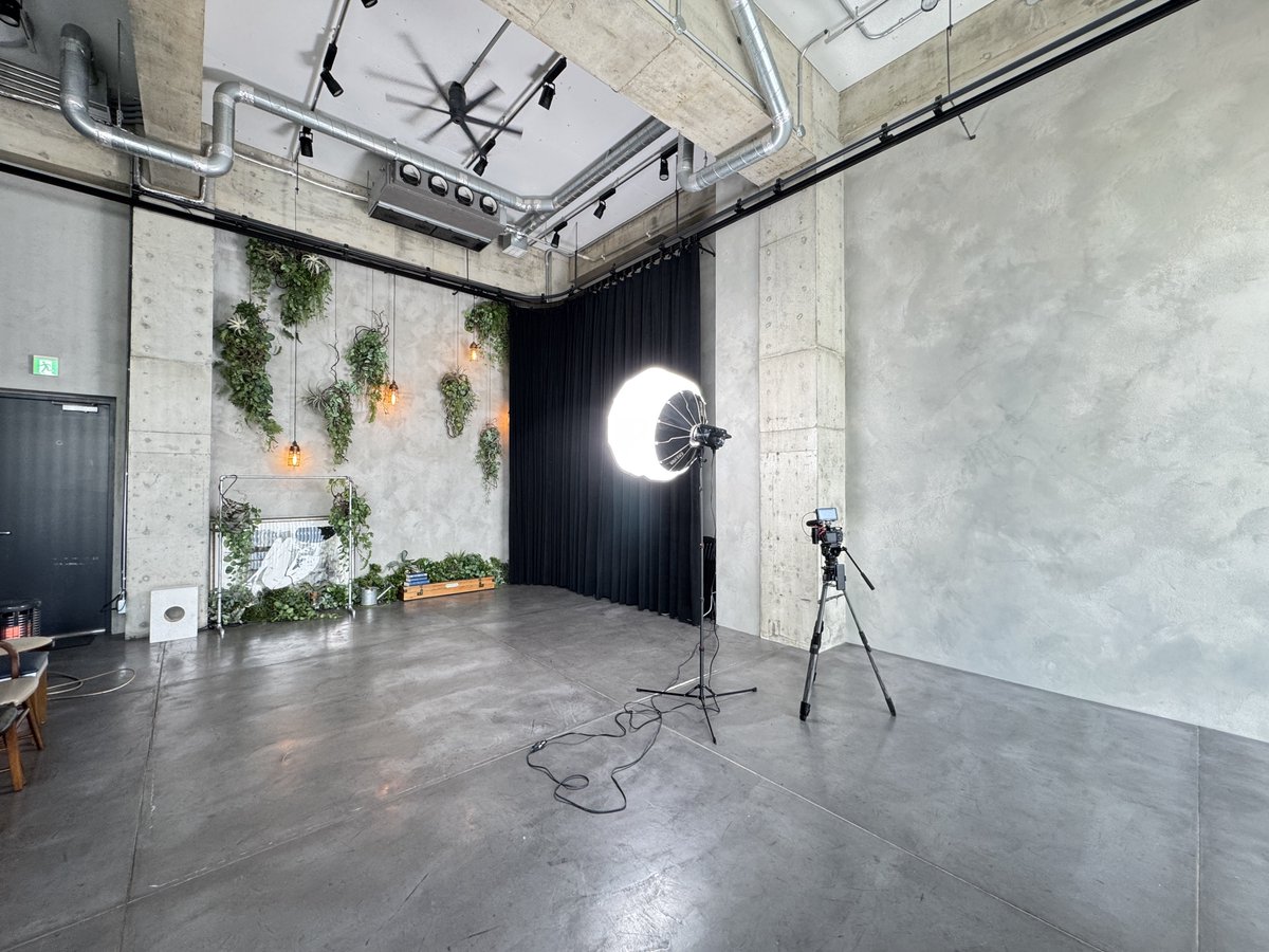 今日は中目黒で撮影でした
前にもきたことあるけどこちらのHAI STUDIOさんスタジオ天井高くて自然光もたくさん入るしホントによいです
手伝ってくれたゆきなさん、いわちゃんありがとう！