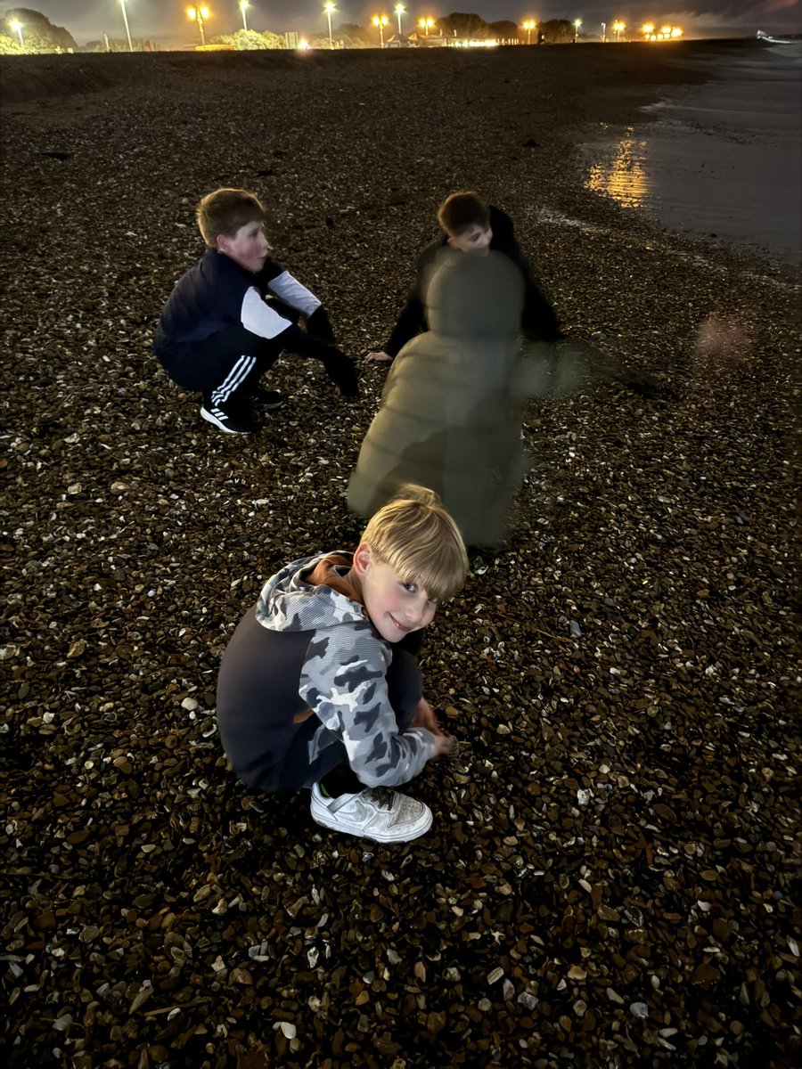 1 of the worst &amp; most shambolic displays Ive ever witnessed in 40 yrs following #wba…… but the kids loved the beach….. hotel &amp; fish &amp; chips…… see you at blues COYB 💙🤍