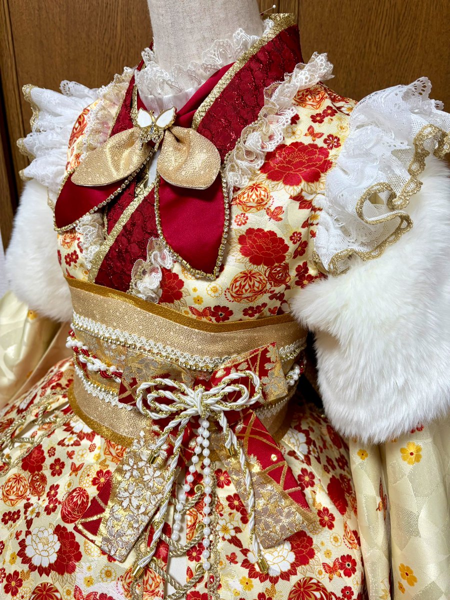 iLiFE!あいすちゃん生誕祭衣装を担当させて頂きました🍨🤍20歳のお誕生