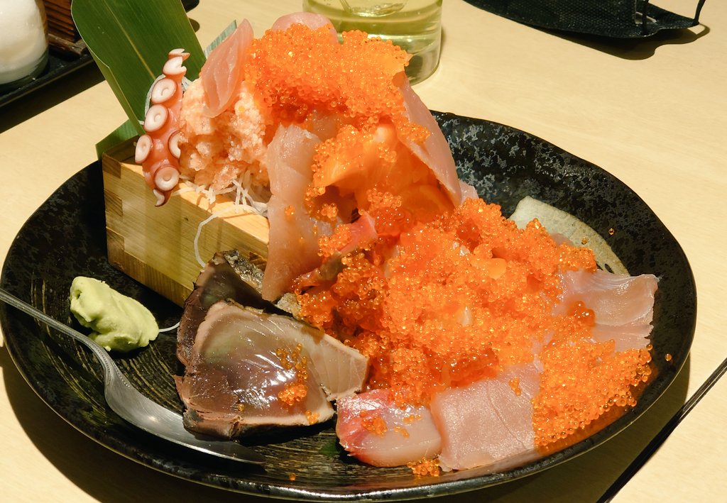 アフターでおさかな食べてる✌️