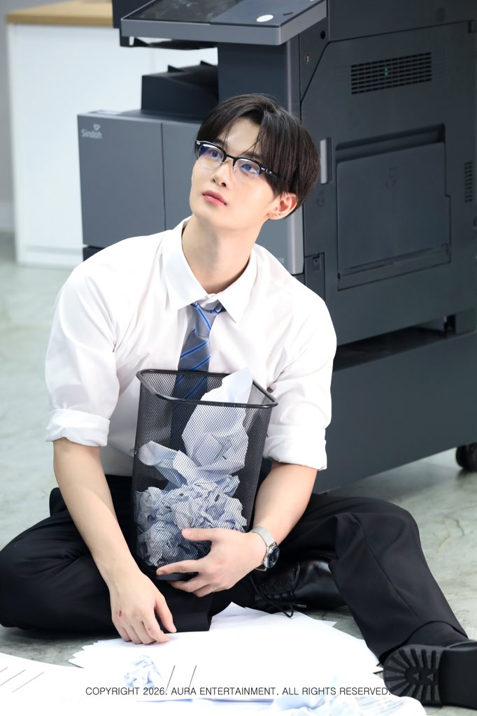 sodubaeb's tweet photo. BAER FAN KIT BEHIND PHOTO (1) 

#배진영 #BAEJINYOUNG https://t.co/inaYjIEPiR