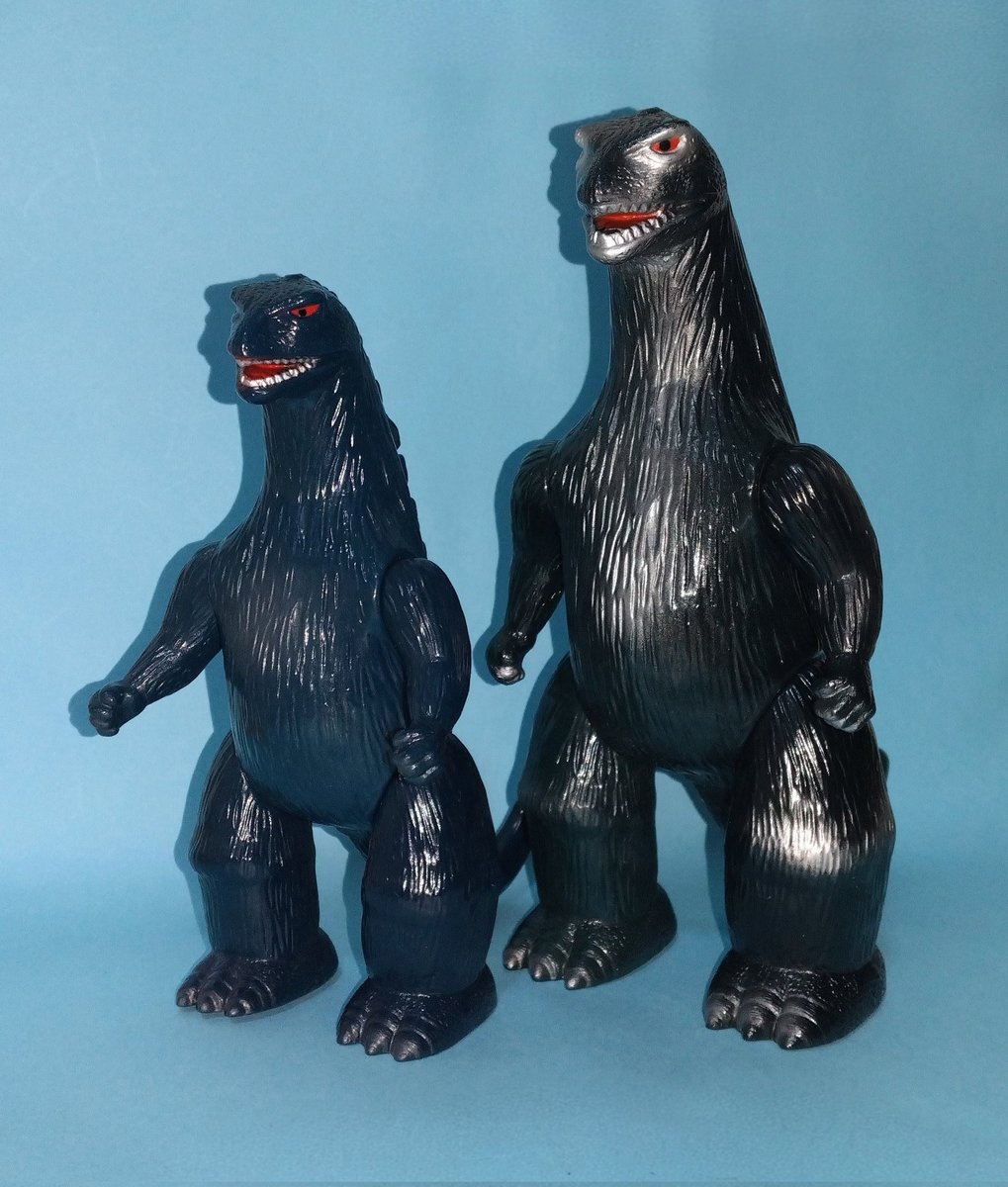 マルサンミドルサイズ（'99発売）とブルマァク復刻版（'92発売）との