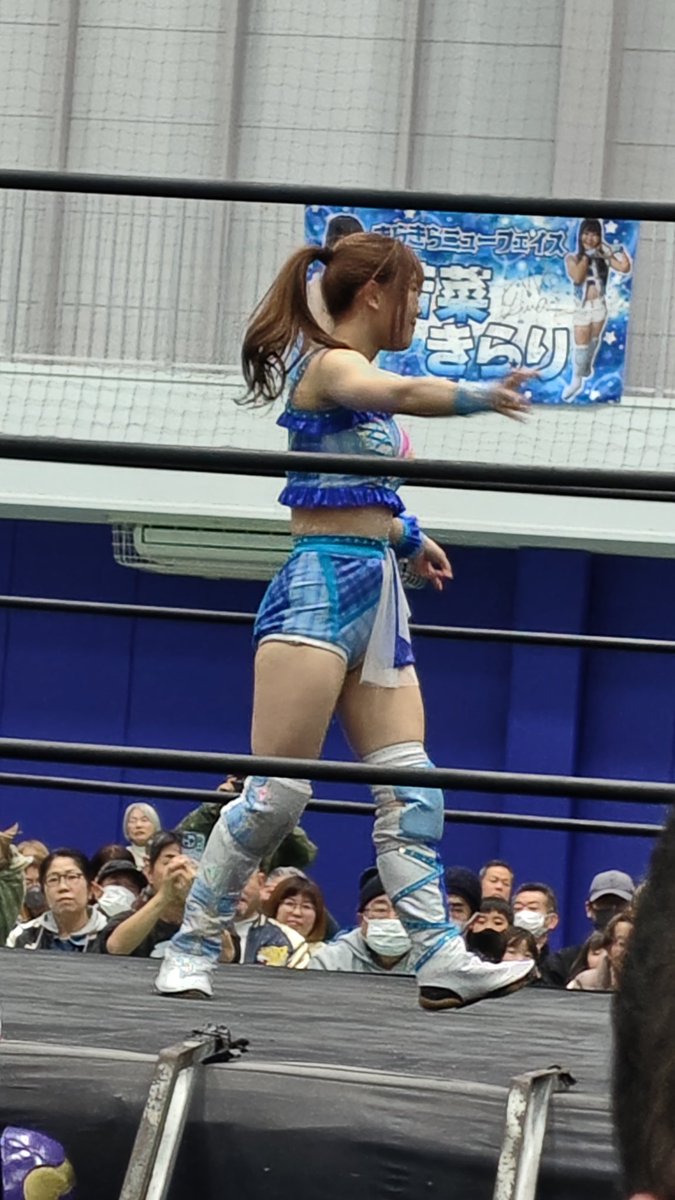 konwatjpwoshi's tweet image. #プロレスの聖地復活 
メインの #雫有希 #KONOHA VS #海乃月雫 #若葉きらり の１戦は贔屓目抜きに面白かった！
関東で試合を観られる機会の少ないKONOHA選手が引退前に観られた事も大きいがそれを抜きにしても若手３人のガムシャラさに雫選手の説得力のある重い攻撃
スピード、高さ、変化、技の説得力