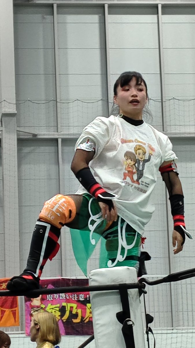 konwatjpwoshi's tweet image. #プロレスの聖地復活 
メインの #雫有希 #KONOHA VS #海乃月雫 #若葉きらり の１戦は贔屓目抜きに面白かった！
関東で試合を観られる機会の少ないKONOHA選手が引退前に観られた事も大きいがそれを抜きにしても若手３人のガムシャラさに雫選手の説得力のある重い攻撃
スピード、高さ、変化、技の説得力