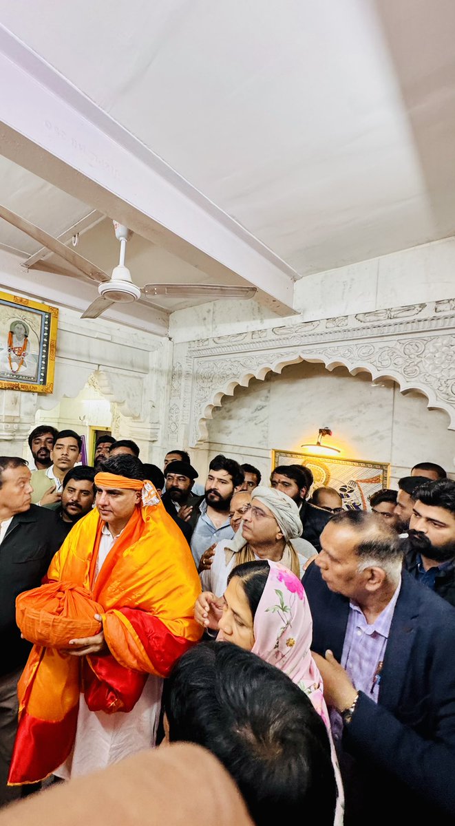 Kartikinc_'s tweet photo. आज जननेता आदरणीय श्री सचिन पायलट जी के साथ श्री नाथ जी मंदिर नाथद्वारा में दर्शन किए
@SachinPilot 
#rajsmand 
#nathdawara https://t.co/QqVzeySaYS