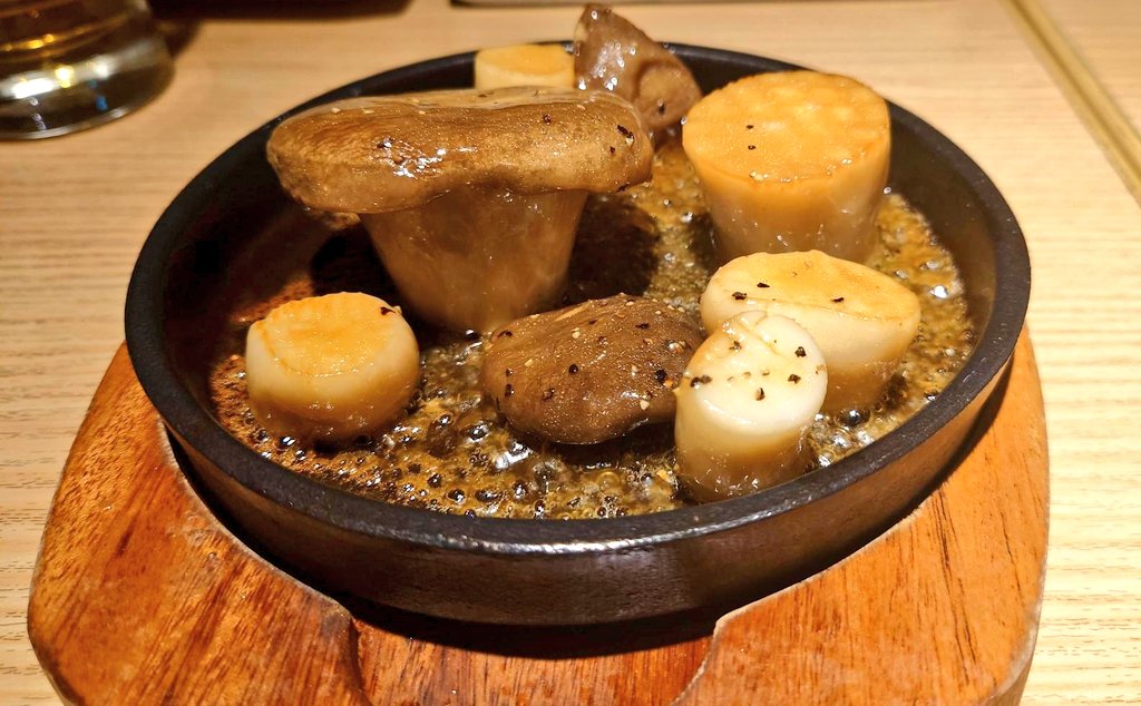 #あわいの民エアお茶会 開催ありがとうございます🥰

ボラボラ祭りときいて写真探し回った結果、美味しいが約束されたバター醤油🍄と目が合ったので参加いたします〜ƪ˙̫͡˙ʃ❤️‍🔥

#あわいの民ボラボラ祭り
#あわいの民エア飲み会