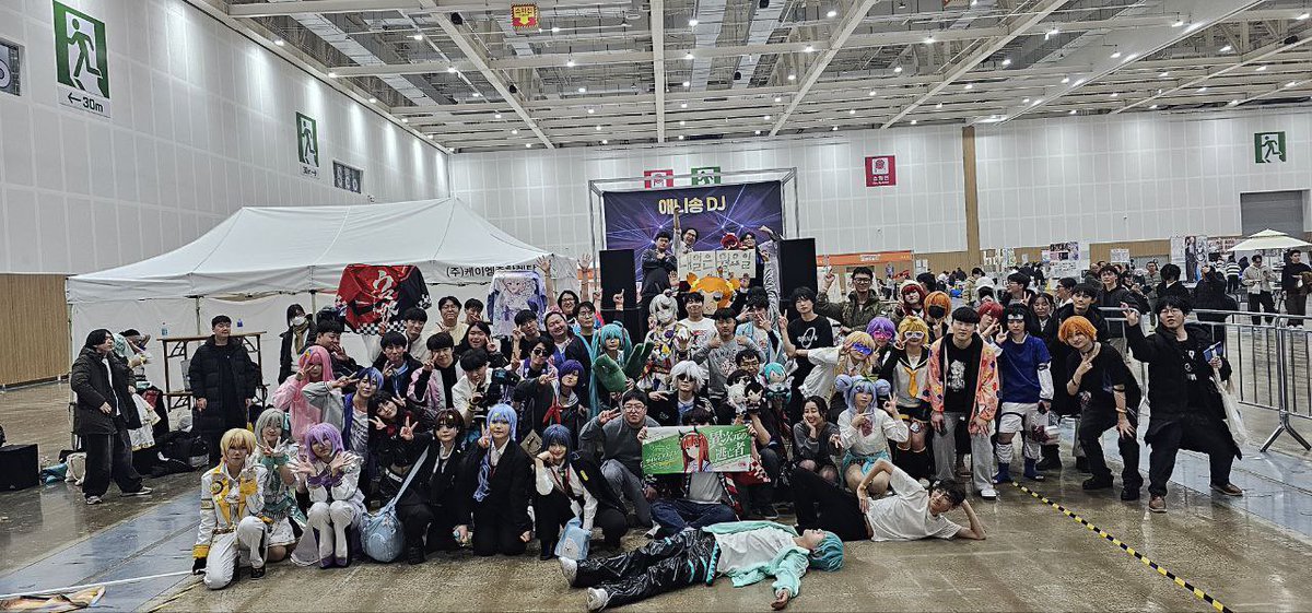 comicw's tweet photo. #RT & 팔로우 추첨 #3코일산 가챠권 또는 싸이버거 증정!

[코믹월드 329 청주] 행사가 종료되었습니다!
성원해 주신 덕분에 행사를 잘 마무리할 수 있었습니다🤗
다가오는 3월, 일산에서 다시 만나요!

동아리 신청&티켓 예매 > https://t.co/rcAQaUtoZz

➡️ [코믹월드 330 일산] 3월 14일 ~ 15일 일산 킨텍스
➡️ [코믹월드 331 부산] 3월 28일 ~ 29일 부산 벡스코
➡️ [코믹월드 332 수원] 5월 2일 ~ 3일 수원 수원메쎄