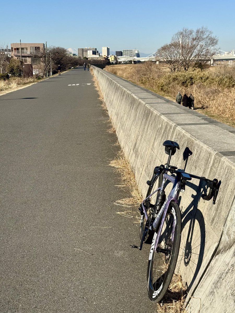 maqlo's tweet photo. 今日はTrexKawasakiに初訪問🚴店内に自転車停められるのありがたいですな🙏
あと何気に川崎側のタマ��イ初めて走ったけど道広くて走りやすかった☺️ https://t.co/M6dJHSRIDE