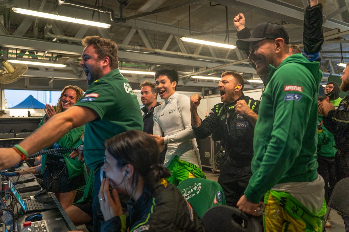 AlanHSkywalkerZ's tweet photo. @Magnus2331 It was great experiencing it in the garage 😂 https://t.co/zXaRUE2Pic