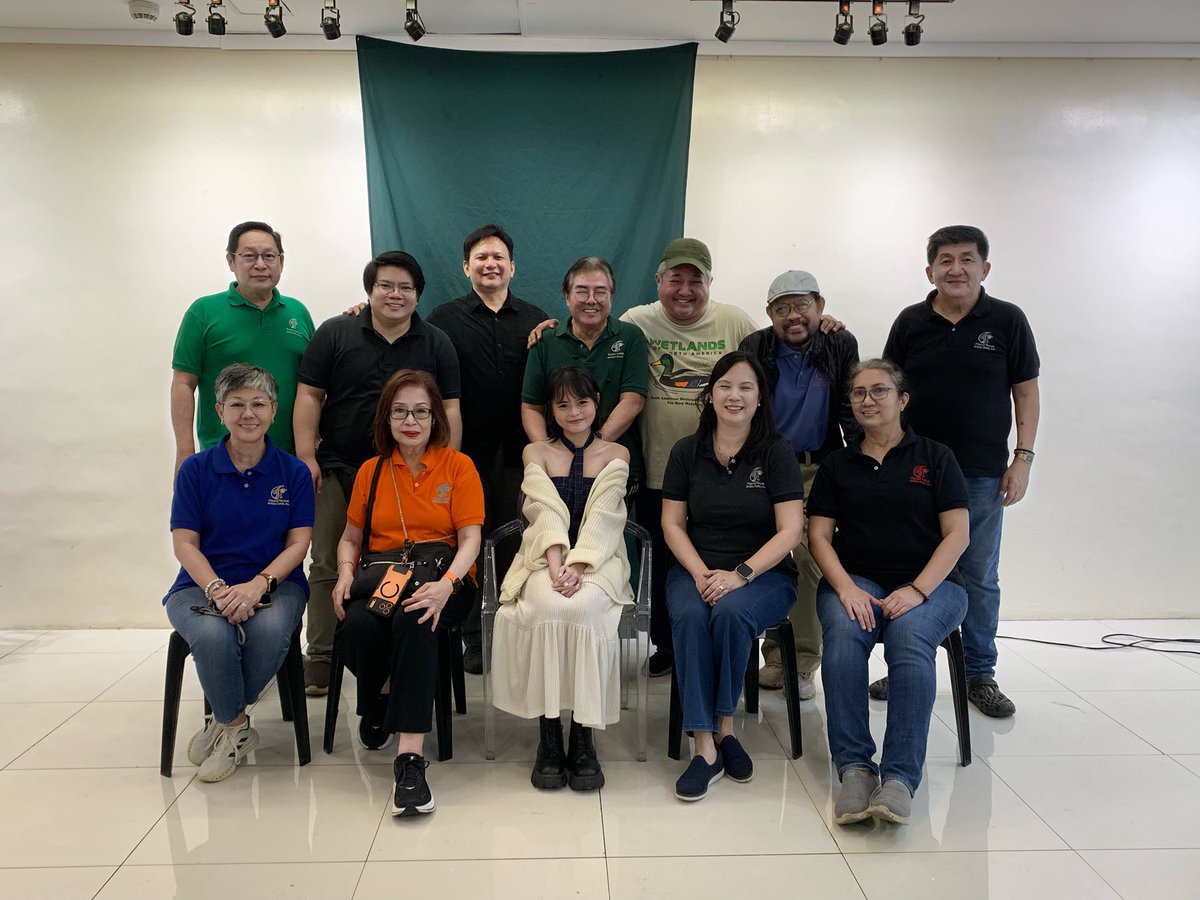 mokugekisha48's tweet image. MNL48's Chelle Abrio became the subject of the Filipino Portrait Artists Guild's (FilPAG) first live portrait session of the year as their guest sitter on January 29 at the Gateway Gallery Studio.

(📷: MNL48 Chelle/Facebook)

#MNL48 
#MNL48Chelle 
@mnl48official