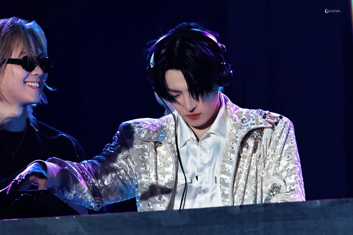 lightthelight98's tweet photo. 260131

NO1

#에이티즈 #ATEEZ #홍중 #HONGJOONG https://t.co/haQtGfFus9