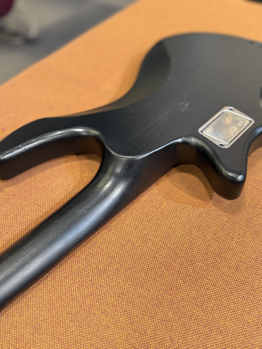 ♪中古ベース入荷情報♪】 『#edwards E-BOTTOM BUMP』 が入荷いたし