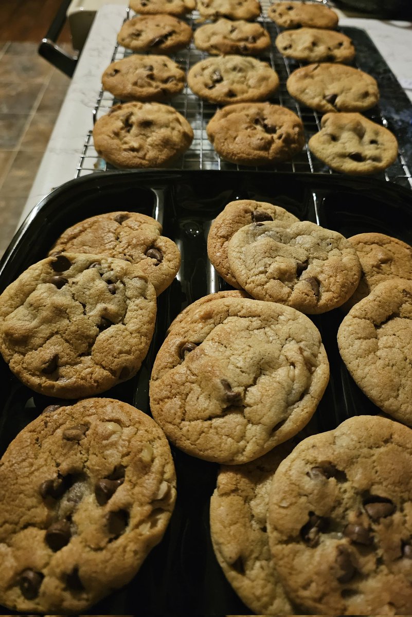 DustyAJohnson's tweet image. Chocolate Chip &amp;amp; Walnut Cookies 🍪 #BakingFun #Homemade #FromScratch