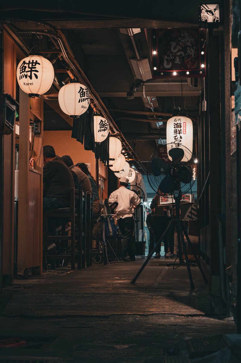 _dylanwee's tweet photo. Lost in alleys, found in moments. || #Alleyways #StreetScenes #HiddenGems #Tokyo #Japan https://t.co/Y1yyq7Mte3