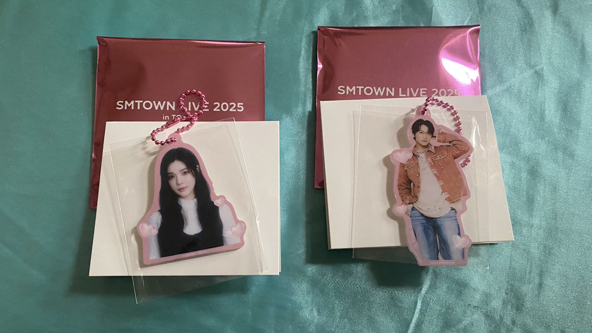 myeonkichi's tweet photo. SMTOWN スムコン ランダム アクキー 交換 

譲: ヘチャン ユハ ソンチャン

求: シャオジュン ロンジュン スホ

2/1本日会場での交換可

ランダムミニアクリルキーホルダー https://t.co/Z5PWrZFimC