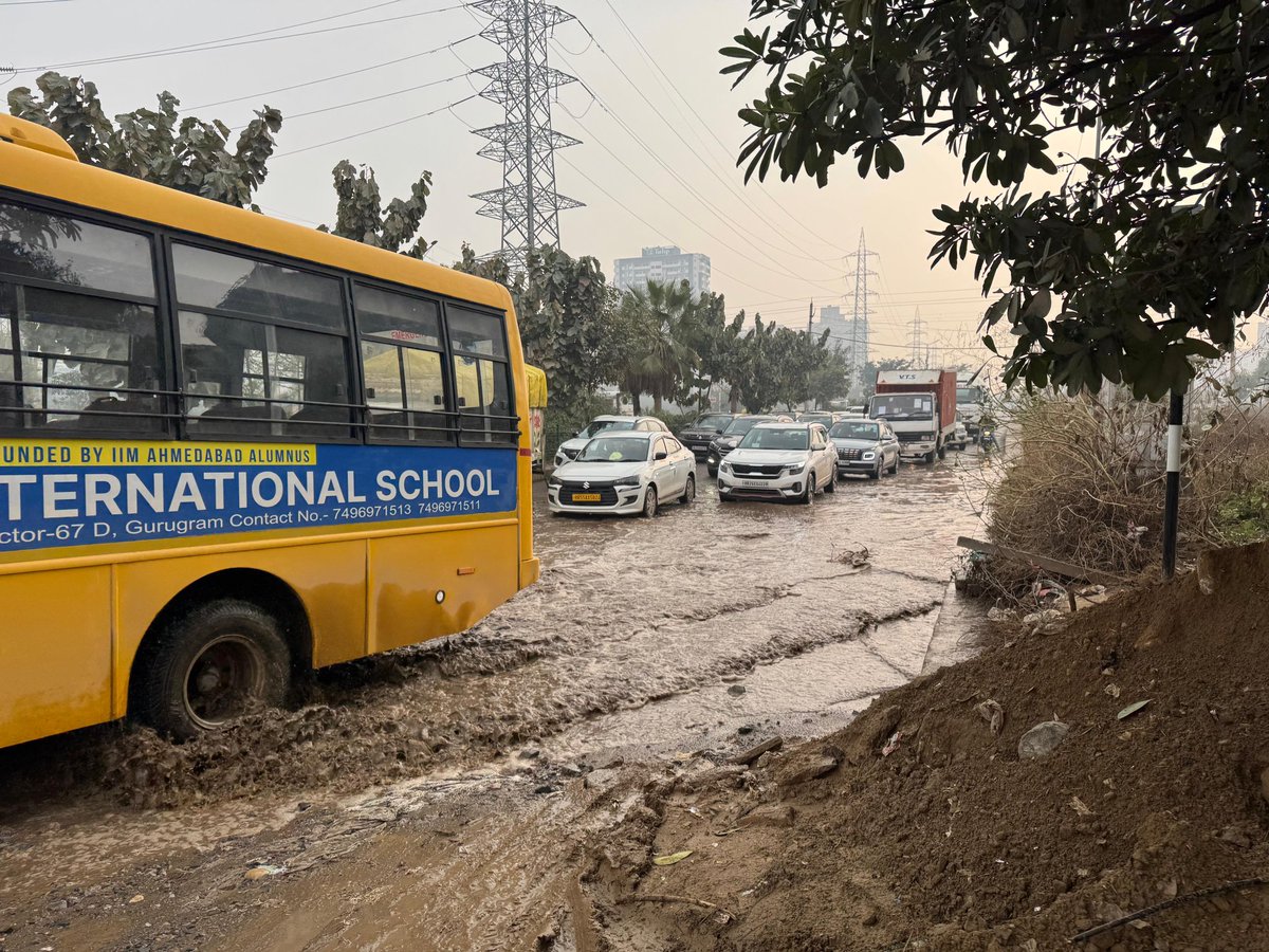 MihikaShahh's tweet photo. 60-meter-road which connects Sector 69 to SPR is in poor condition. Residents have demanded an urgent revamp of the stretch.  The stretch remains waterlogged with STP water, since there is no master drain
@OfficialGMDA @MunCorpGurugram

#gurugram #gurgaon

https://t.co/PbtDrkTGQx https://t.co/cr94hz3BF9