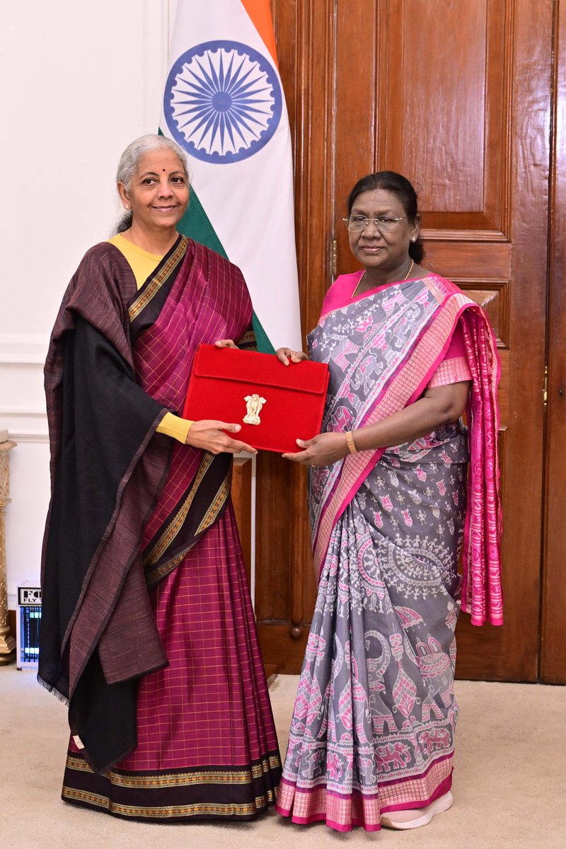 tax_scan's tweet image. FM Nirmala Sitharaman along with Minister of State for Finance Shri Pankaj Chaudhary and senior officials of the Ministry of Finance called on President Droupadi Murmu at Rashtrapati Bhavan before presenting the Union Budget. #BudgetScan #Taxscan #UnionBudget2026