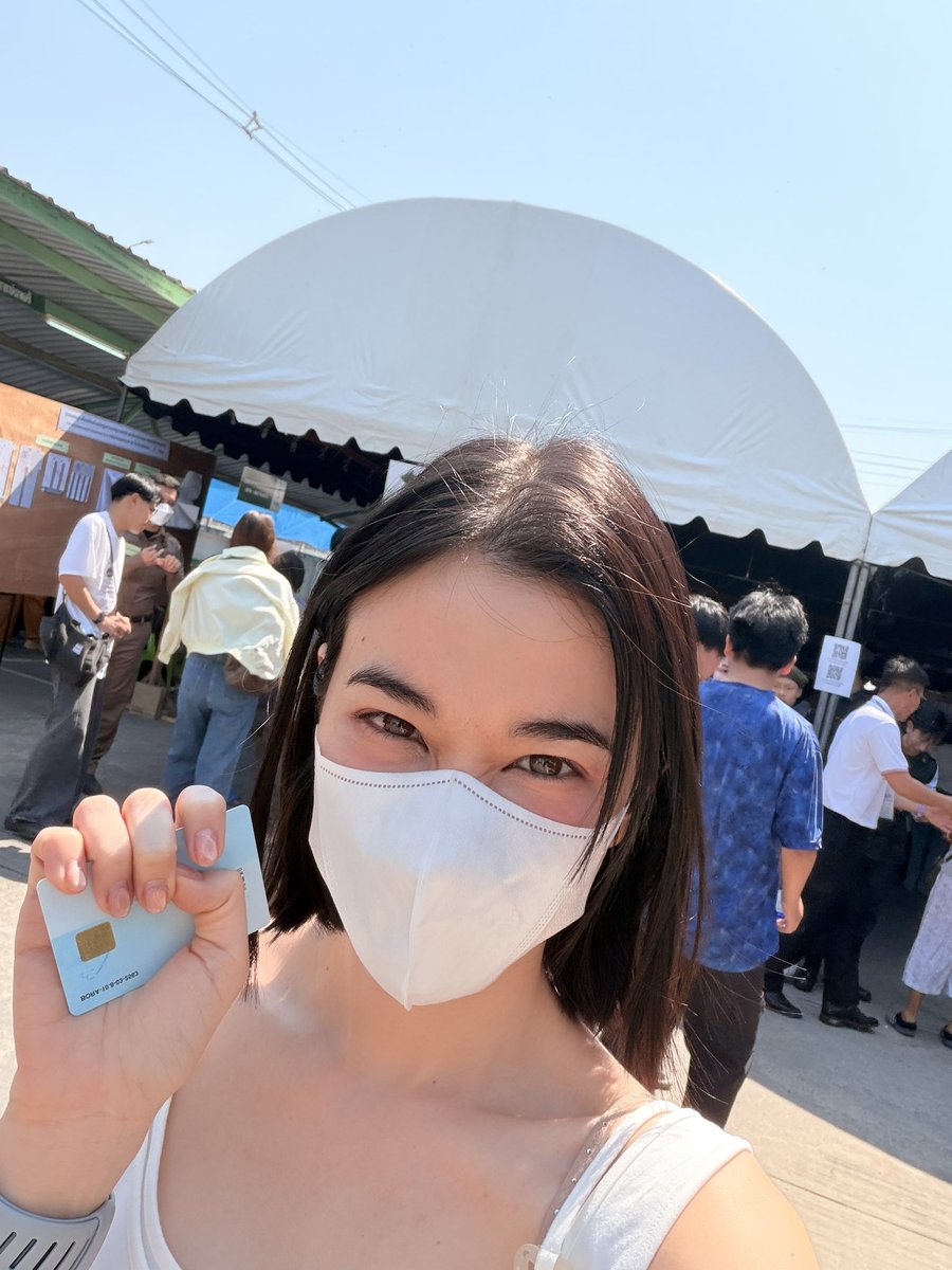 เลือกตั้งล่วงหน้าเรียบร้อย
ตอนมารถติดมากๆ คนเยอะ 
แต่รันไว ไม่ซับซ้อน แปบเดียวเสร็จเลย
#เลือกตั้งล่วงหน้า #เลือกตั้งล่วงหน้านอกเขต