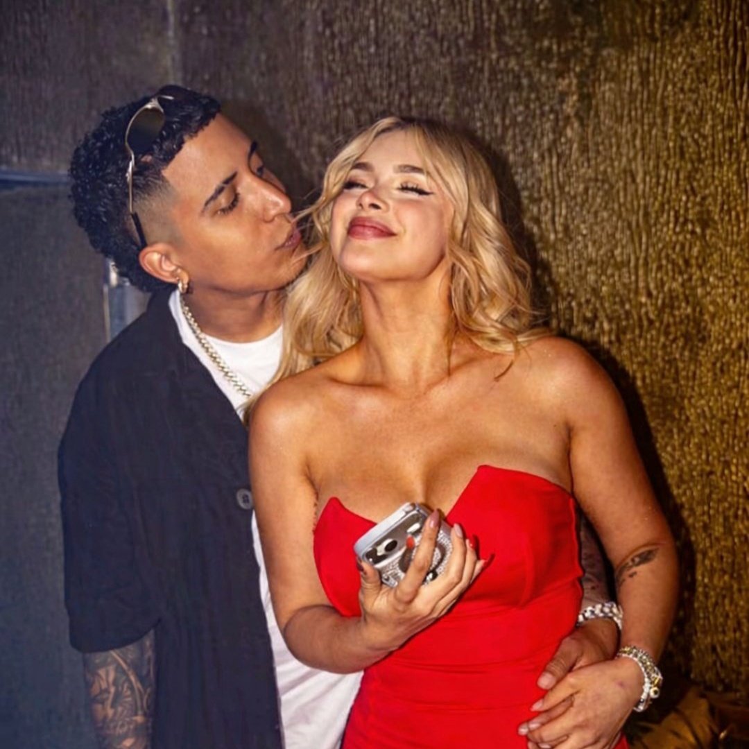 Stiven &amp; Julissa son una pareja como cualquier otra pareja de este mundo lleno de problemas y discusiones❤️‍🩹
No todos los días son colores de rosas 
Siempre hay días buenos y malos
Pero siempre hay que tener una buena comunicación entre pareja 🫡 Dios está cuidando sus pasos que