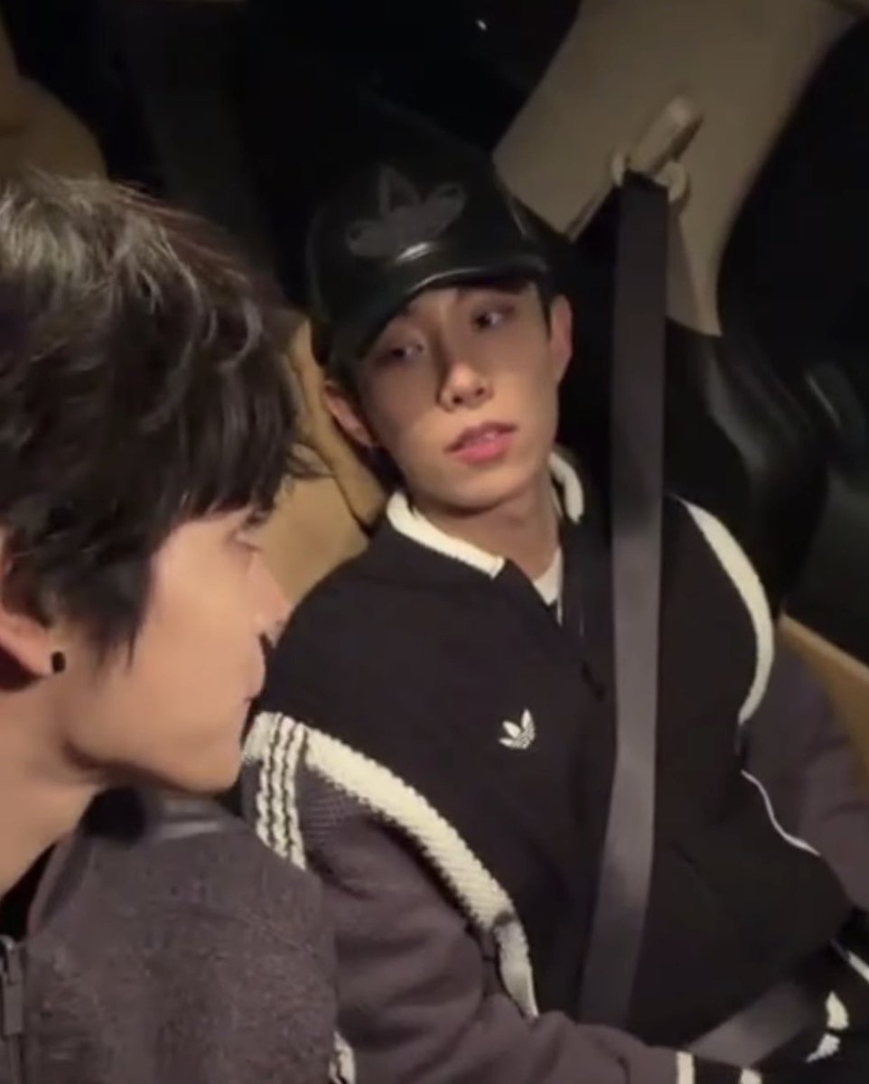 🍍 (CENSOR NAME!) tweet media