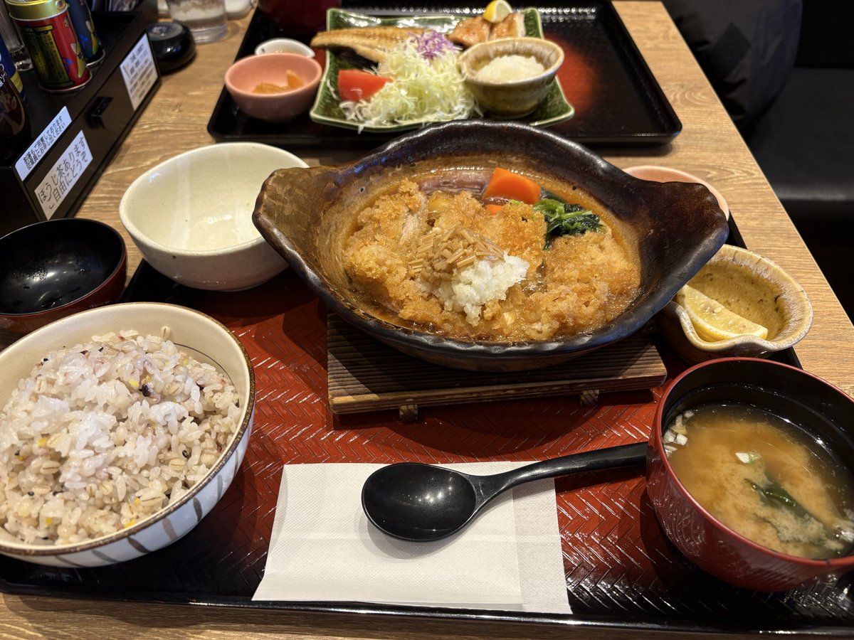 五穀米大盛りチキンカツ煮🍚