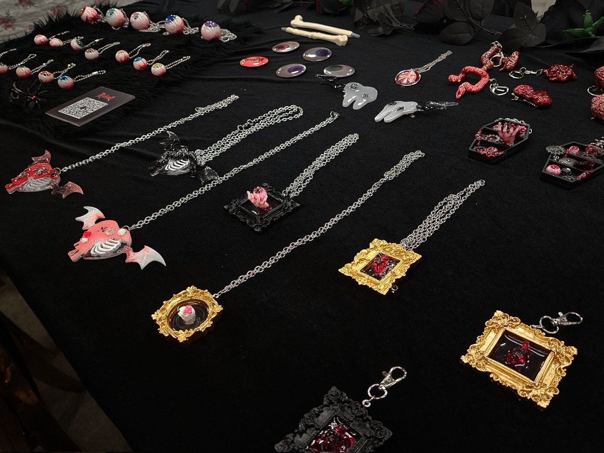 01/31 로리타데이
추운 날씨에도 알카이브에 찾아와주셔서 정말 감사합니다🫶🏻💀