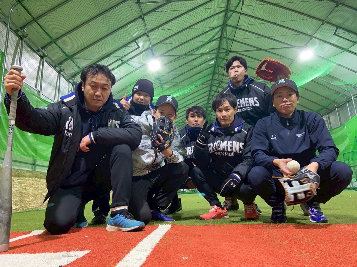 Bremens2020's tweet photo. 先週、昨日も手稲40-40様をお借りして練習を行いました🔥
春に向けて今できることを着実にやっております！
今日から2月！雪シーズンの終わりも少しずつ見えてきました☀️
#北海道ブレーメンズ https://t.co/rVJ1Ivxj7U