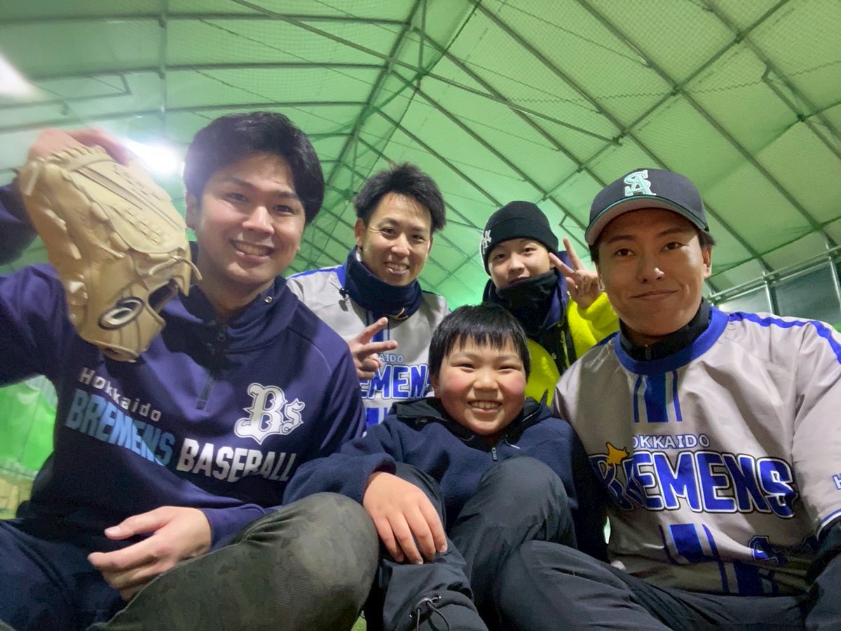 Bremens2020's tweet photo. 先週、昨日も手稲40-40様をお借りして練習を行いました🔥
春に向けて今できることを着実にやっております！
今日から2月！雪シーズンの終わりも少しずつ見えてきました☀️
#北海道ブレーメンズ https://t.co/rVJ1Ivxj7U