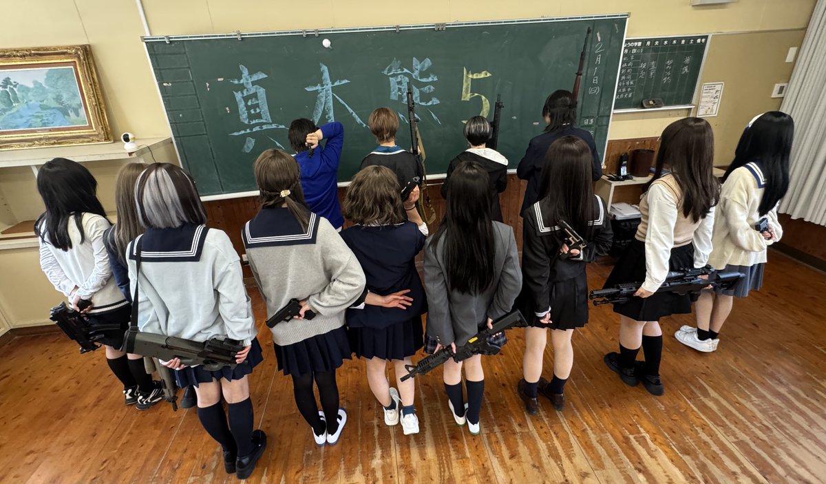 makigumagakuin's tweet photo. 開校２日目
#真木熊5  #真木熊学院　#架空武装学園 https://t.co/RCUuTkD6SJ