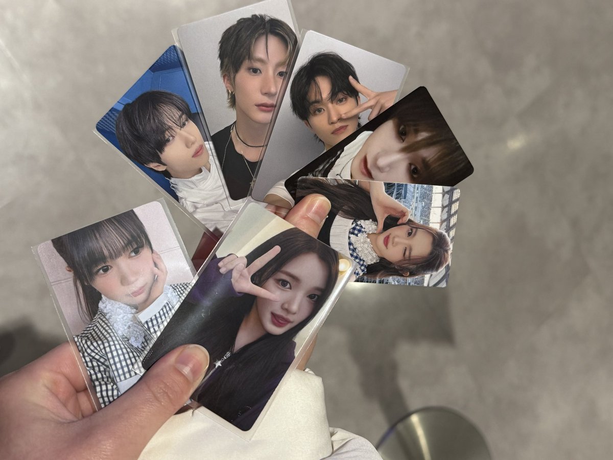 chan_m6's tweet photo. SMTOWN LIVE 2025-26 in FUKUOKA
SMT スムコン 福岡 グッズ 交換 ラントレ アクキー ポスカ

ラントレ
譲：イェオン、ユハ、アントン、チソン、マーク、A-NA、イェソン
求：NCT WISH、RedVelvet

アクキー
譲：キー
求：ヘチャン

本日交換希望です。 https://t.co/yCb5U8OjHT