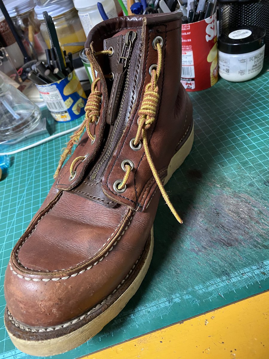 kunruru1970's tweet photo. ブーツジッパー、作ってみました。
腰と膝が悪いから靴紐結ぶのがしんどいんですよね。 https://t.co/7156G7MfRA