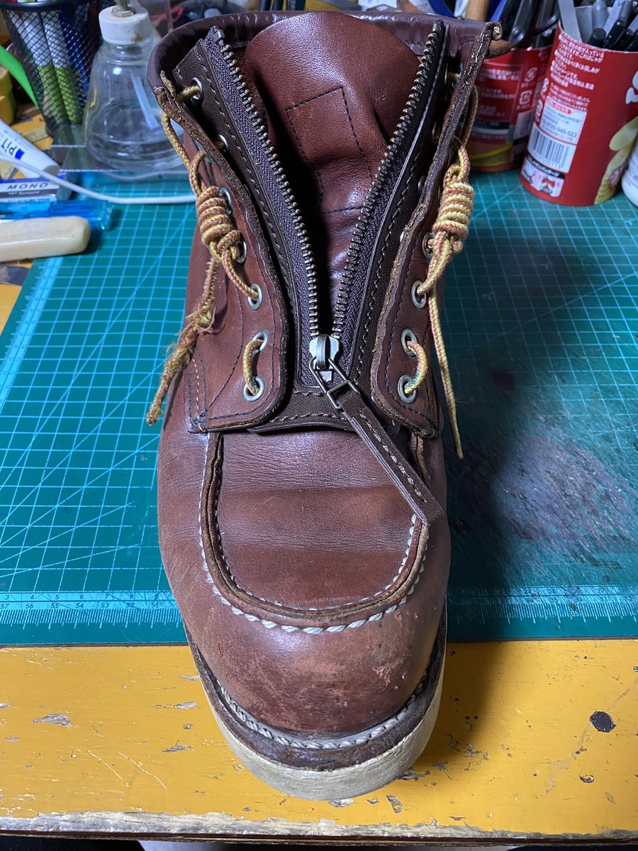 kunruru1970's tweet photo. ブーツジッパー、作ってみました。
腰と膝が悪いから靴紐結ぶのがしんどいんですよね。 https://t.co/7156G7MfRA