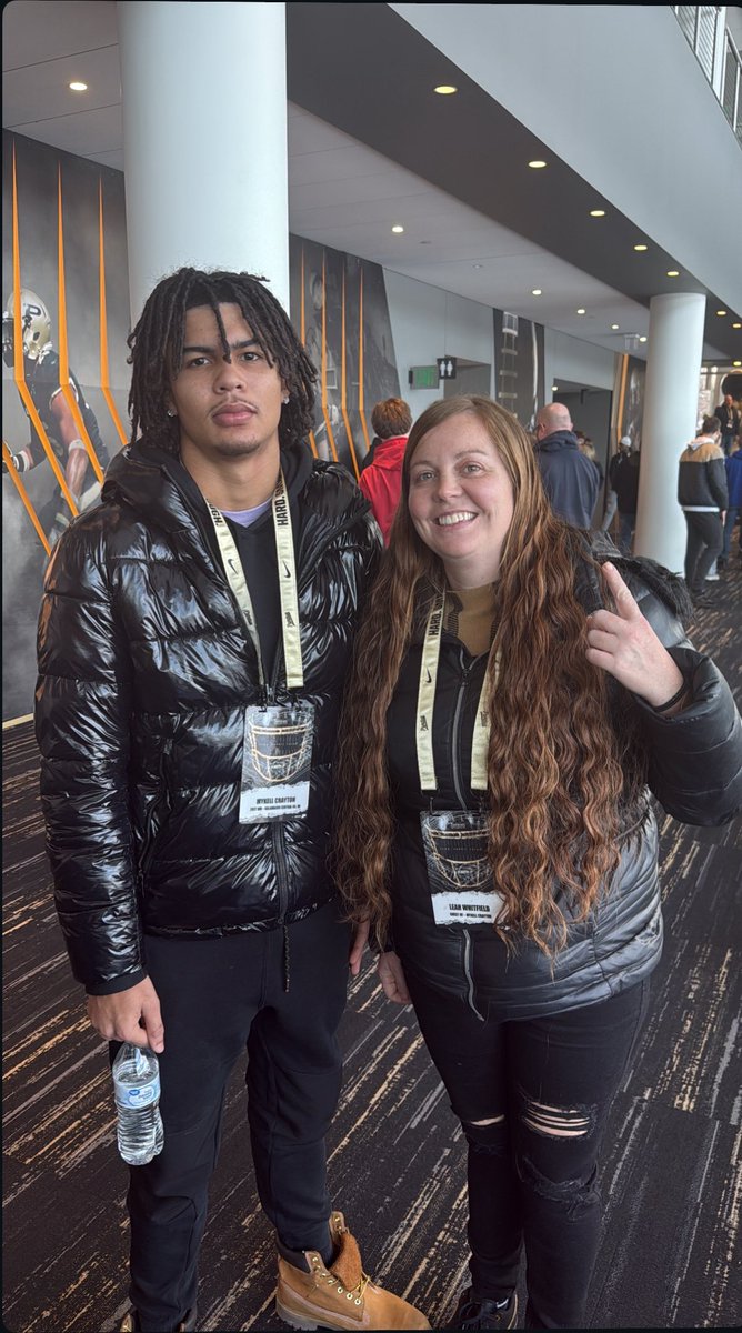 MykellCrayton4's tweet photo. Thank you @BoilerFootball for all the hospitality today enjoyed checking out the facility’s and all the good info! See you soon @Coach_Odom @Coach_Ford @Coach_Henson @Coach_Crab @Coach__Lal @CoachCJCole https://t.co/YGz9WGtUvD