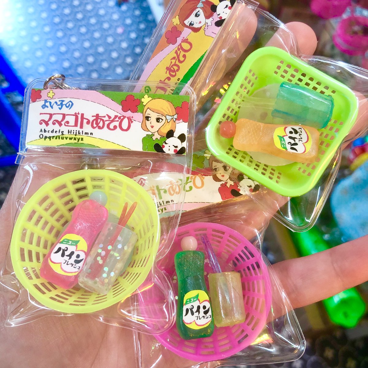 🙋‍♀️ママゴトキーホルダー🙋‍♀️
本日17時〜通販ページに掲載いたします🆙
販売開始は22時〜です☺️
他にもいろんな色のものがあるので見ていただけたら嬉しいです❣️
よろしくお願いします🙇‍♀️