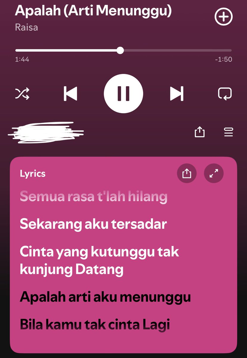 Y_CynthiaJKT48's tweet photo. Aku lah orang tergalau itu 🥺 Apalah arti menunggu dengan view jalanan hujan. 🌧️😿 https://t.co/TmdgSwTZcL