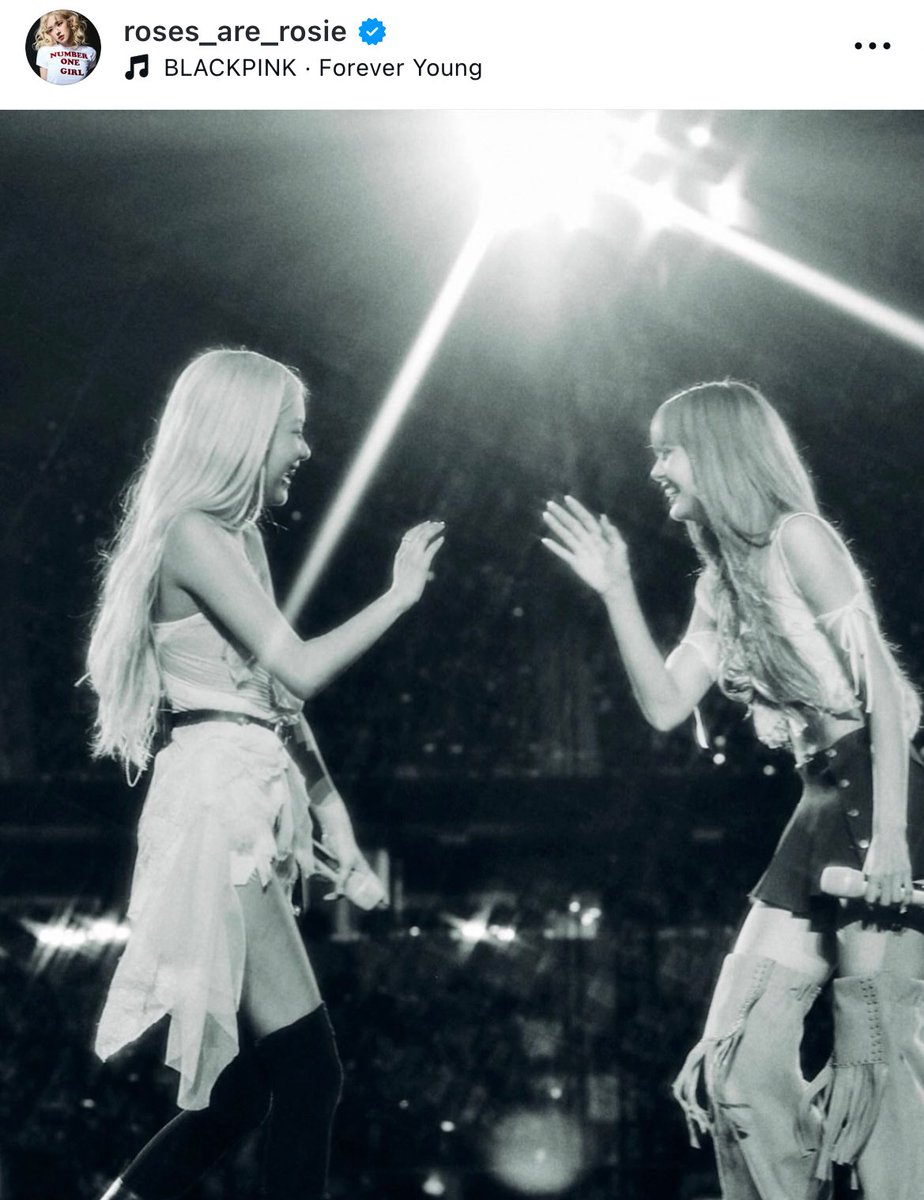 ปกติโรเซ่จะลงรูปคอนบพในไอจีสตอรี่ วันนี้มาโพสหน้าไอจี แล้วรูปแรกเป็นรูปแชลิด🥺 น้องเคยโพสรูปแชลิดรูปนี้ในสตอรี่มาแล้วรอบนึง น่าจะชอบรูปนี้มากเลย น้องแชงรักเค้ามากเลยนี่🥺