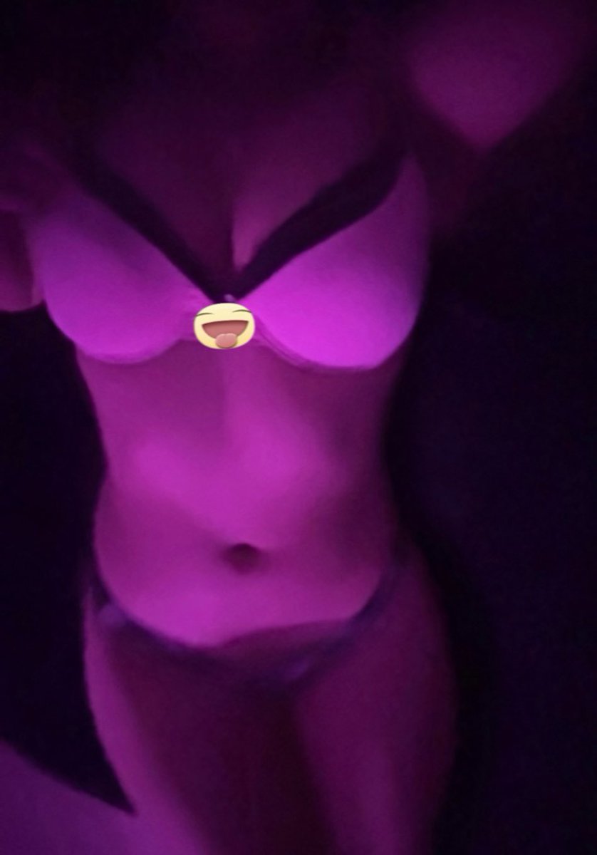 kiarkoemi's tweet photo. >◡< | "you're buried in the pillow" | soft nudity, background music, moaning + wet noises | #femalemoaning #nsfwtwt #nsfwaudio https://t.co/eyQHNXWUsF