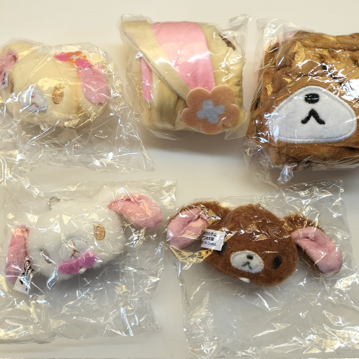 i_m_andy_moon's tweet photo. シュガーバニーズ ヘアバンド ふわふわ巾着 ぬいぐるみチャーム めじるしアクセサリー 交換 買取
譲:ヘアバンドくろうさ🤎、巾着はなうさ💛、ぬいぐるみチャームしろうさ🤍、くろうさ🤎、はなうさ💛
求:ぬいぐるみチャームももうさ🩷×1、買取
郵送のみ📮
まとめて交換・買取できる方優先 https://t.co/x8rWIBh0QG