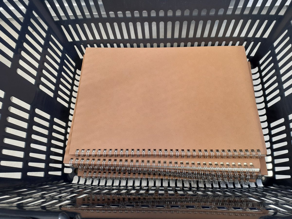 DAISOでクロッキー帳を9冊まとめ買いしました。 #クロッキー帳