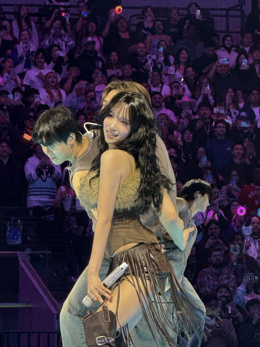 EperaltaxOnce's tweet photo. #THISISFOR_DALLAS 
#TWICE_THISISFOR_WORLD_TOUR_IN_DALLAS #THISISFOR_DALLAS_D1 #TwiceinDallas https://t.co/xM4q7xlf15