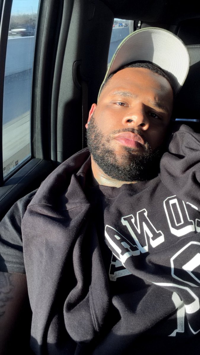 LayItOnEm_Coop's tweet photo. IG seen it first 🖤 https://t.co/Q9468uqP4V